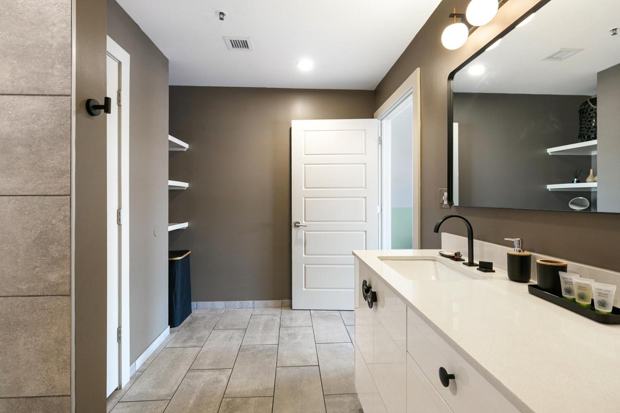Luxury 2-Bedroom Condo Steps Away From The French Quarter New Orleans Eksteriør billede